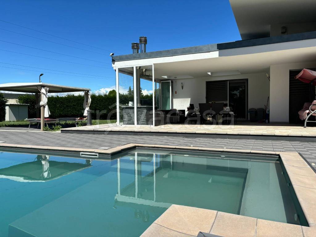 casa indipendente in vendita a Volpiano