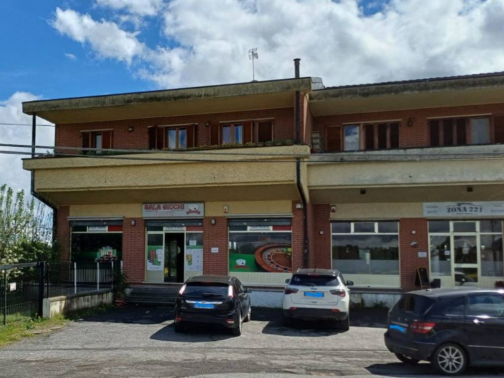 negozio in vendita a Volpiano