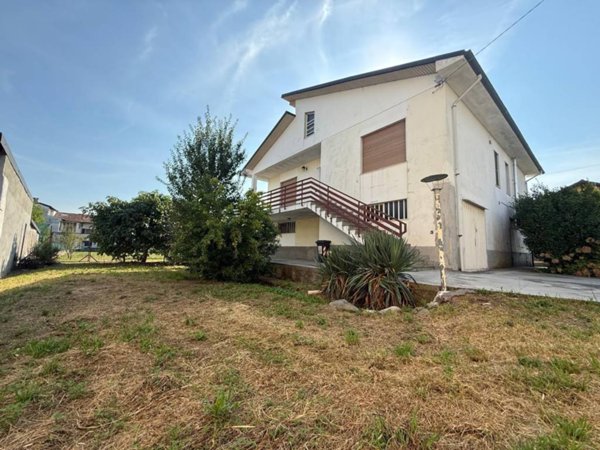 casa indipendente in vendita a Volpiano