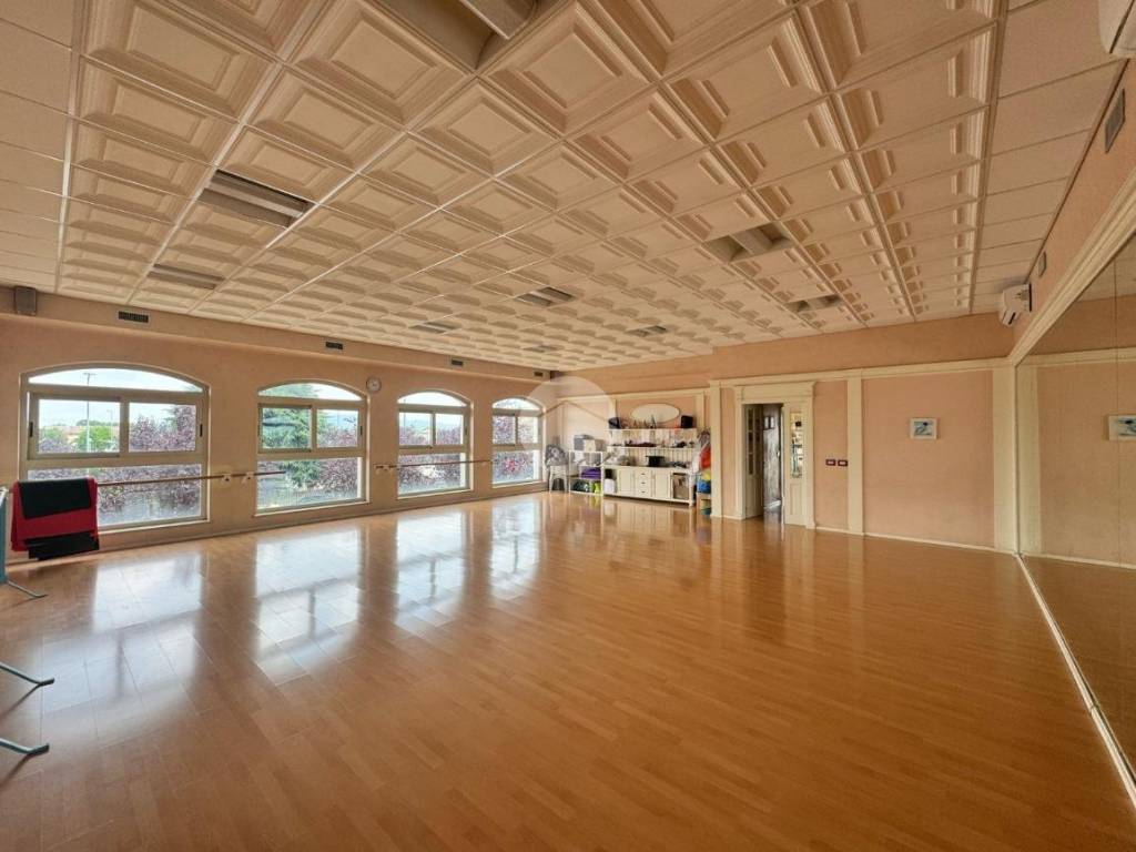 negozio in vendita a Volpiano