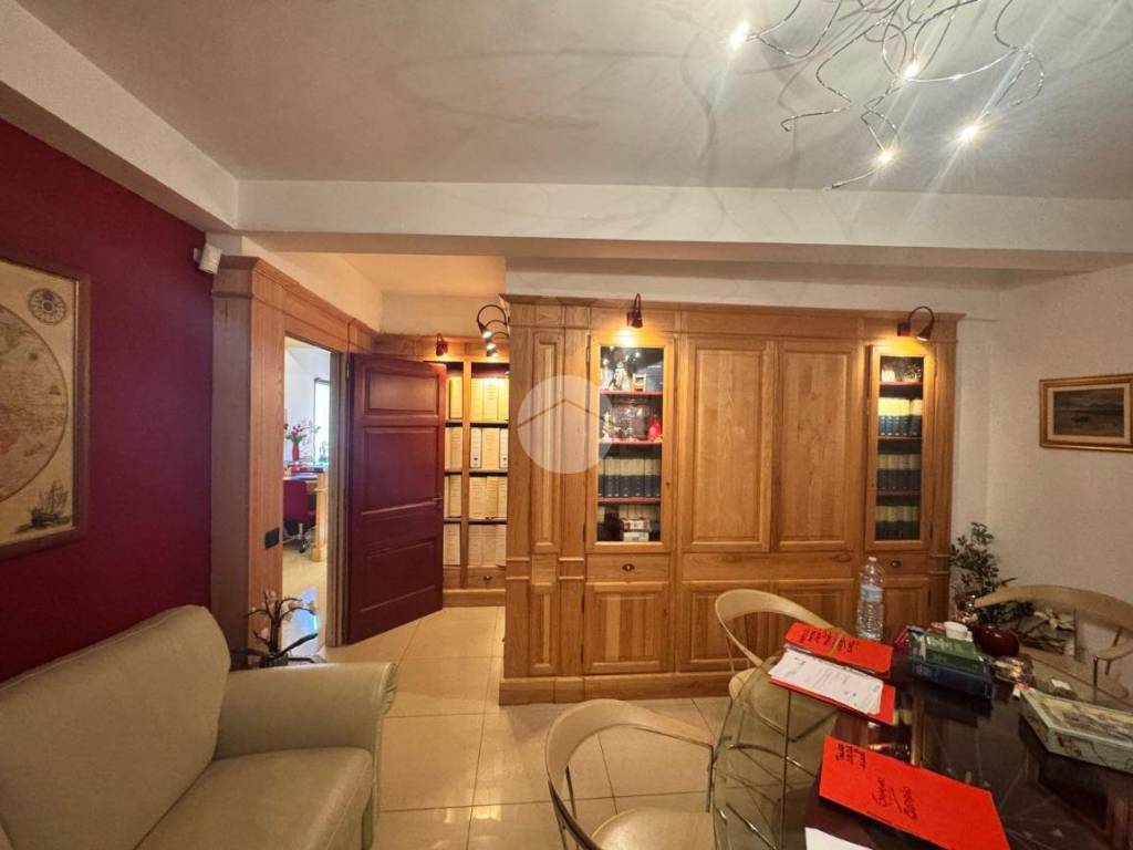 negozio in vendita a Volpiano