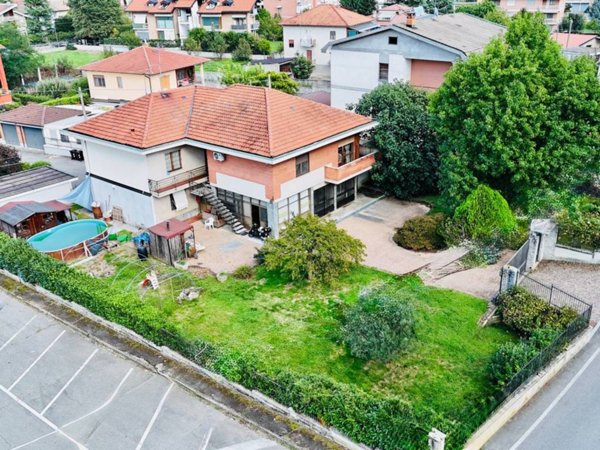 casa indipendente in vendita a Volpiano