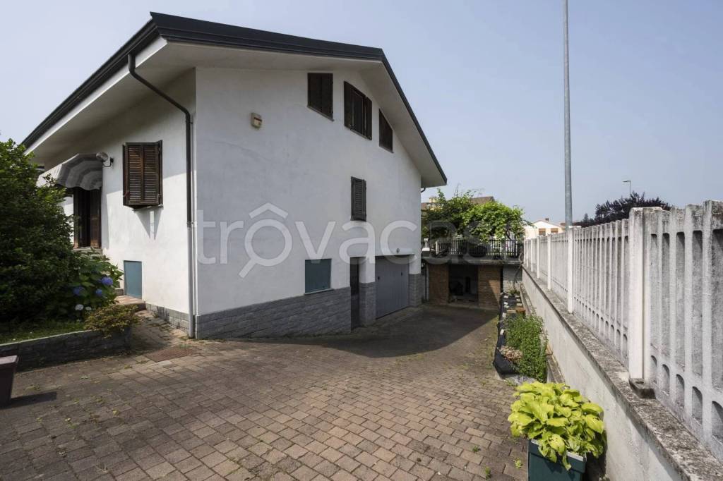 casa indipendente in vendita a Volpiano