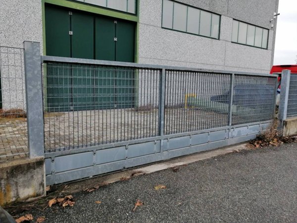 locale commerciale in vendita a Volpiano