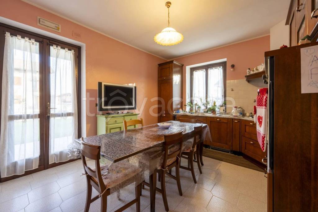 casa indipendente in vendita a Volpiano