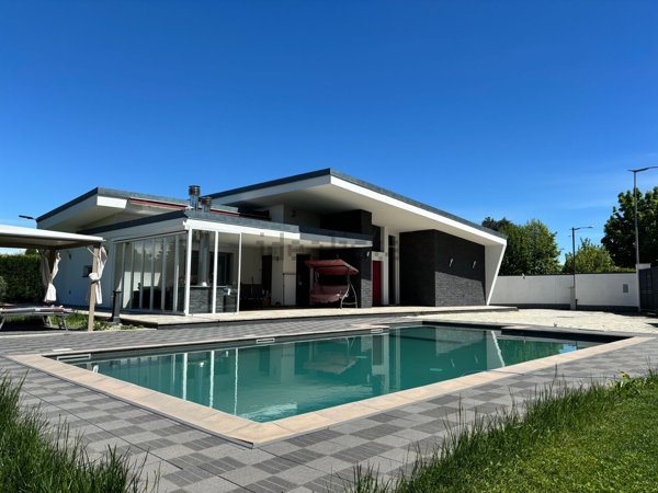 casa indipendente in vendita a Volpiano