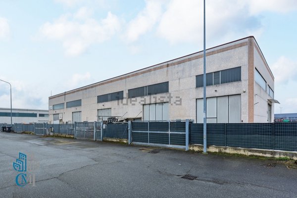 capannone in vendita a Volpiano