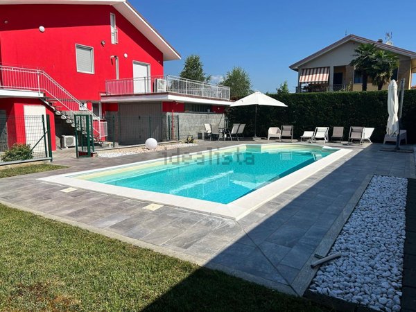 casa indipendente in vendita a Volpiano