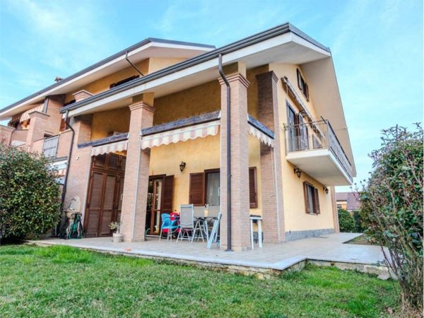 casa indipendente in vendita a Volpiano