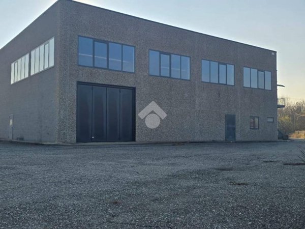 capannone in vendita a Volpiano