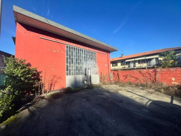 locale commerciale in vendita a Volpiano