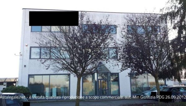 locale commerciale in vendita a Volpiano