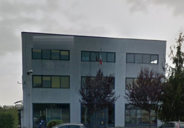 locale di sgombero in vendita a Volpiano