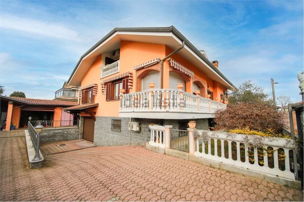 casa indipendente in vendita a Volpiano