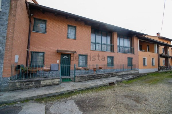 casa semindipendente in vendita a Volpiano in zona Casne