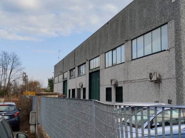 locale commerciale in vendita a Volpiano