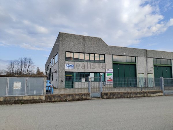 capannone in vendita a Volpiano