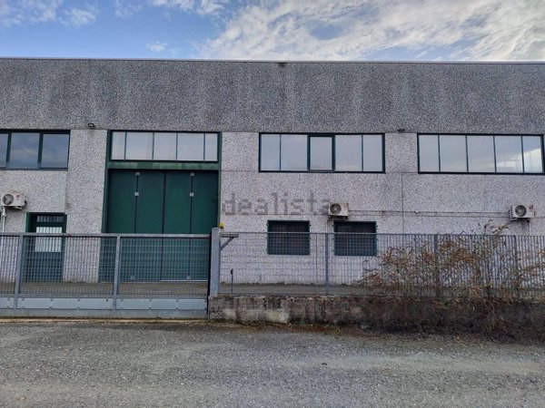 capannone in vendita a Volpiano