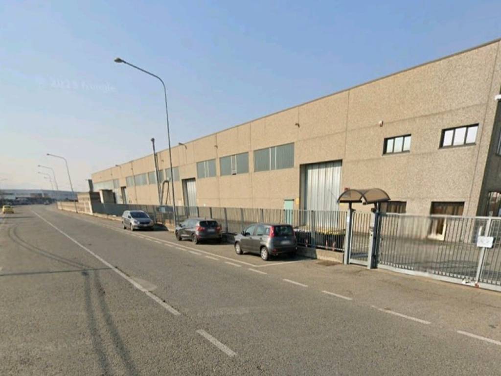 capannone in vendita a Volpiano