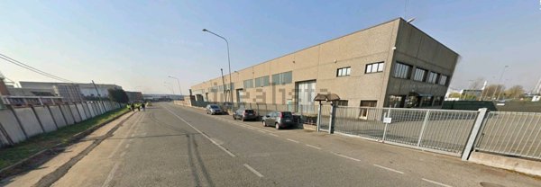 capannone in vendita a Volpiano