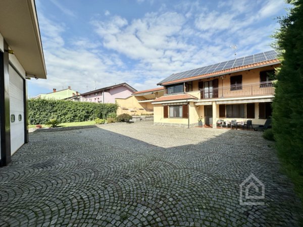 casa indipendente in vendita a Volpiano