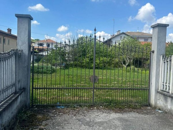 terreno edificabile in vendita a Volpiano