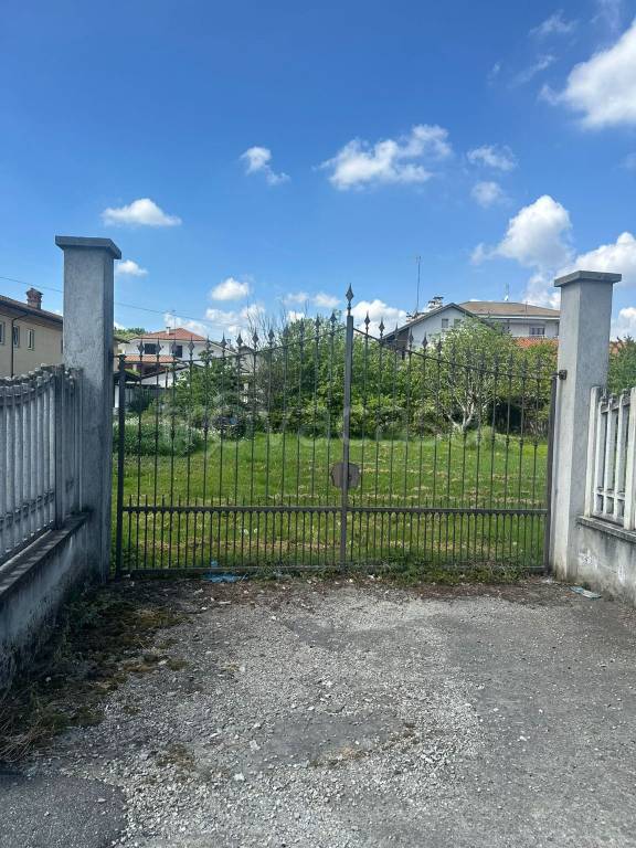 terreno edificabile in vendita a Volpiano