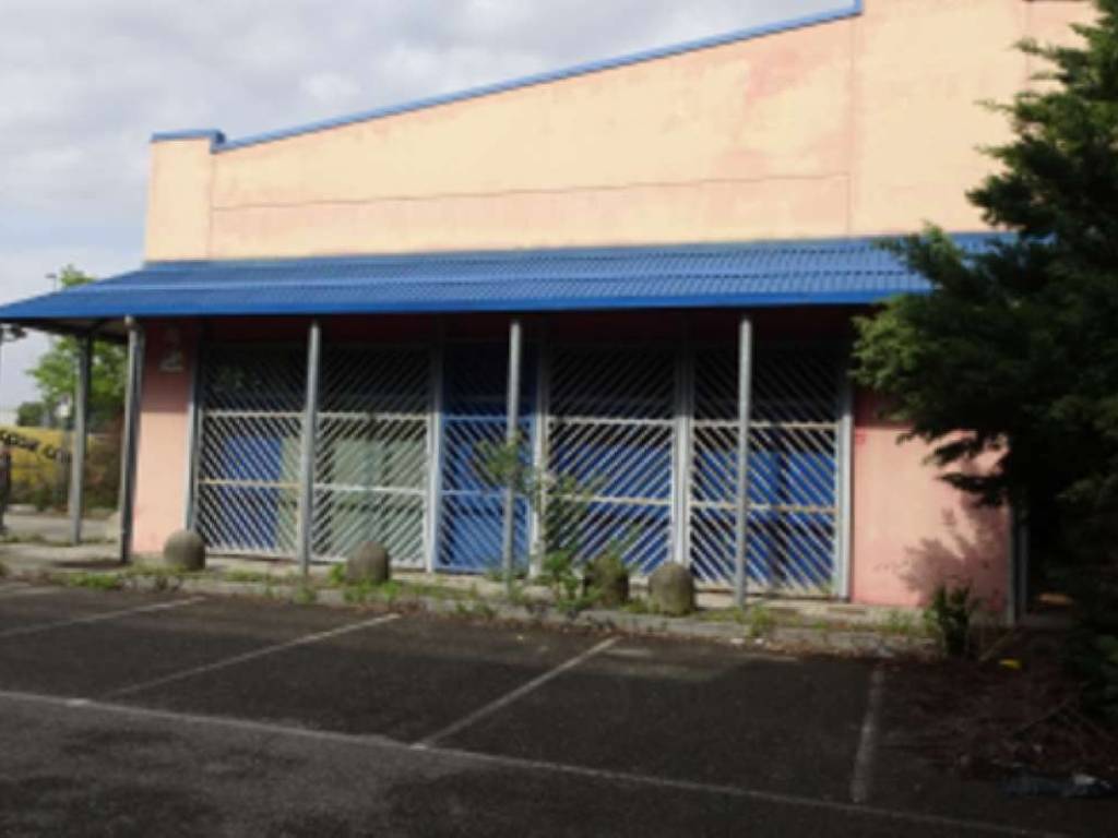 negozio in vendita a Volpiano