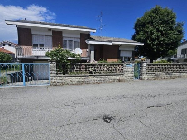 casa indipendente in vendita a Volpiano