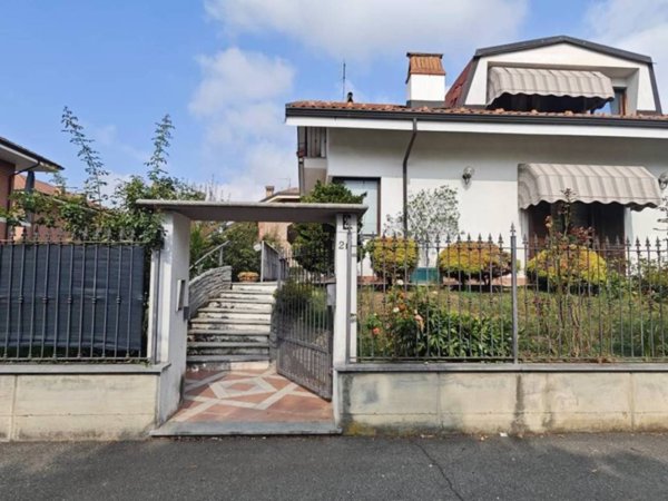 casa indipendente in vendita a Volpiano