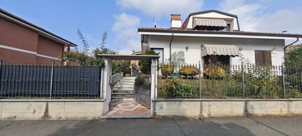 casa indipendente in vendita a Volpiano
