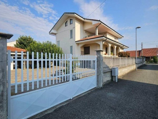 casa indipendente in vendita a Volpiano