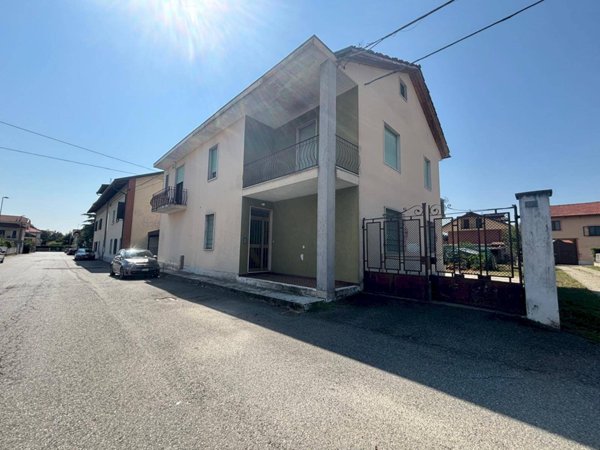 casa indipendente in vendita a Volpiano
