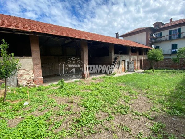 casale in vendita a Volpiano