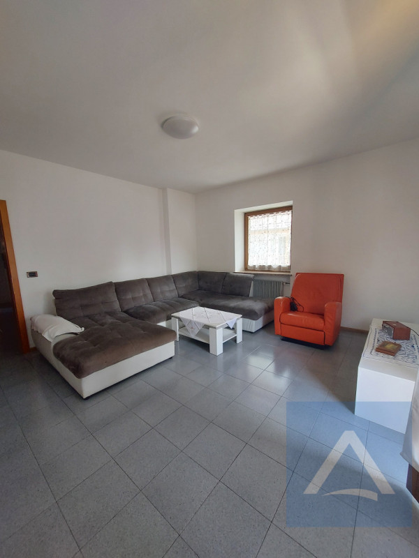 appartamento in vendita ad Egna in zona Laghetti