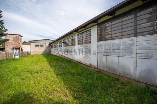 locale di sgombero in vendita a Volvera