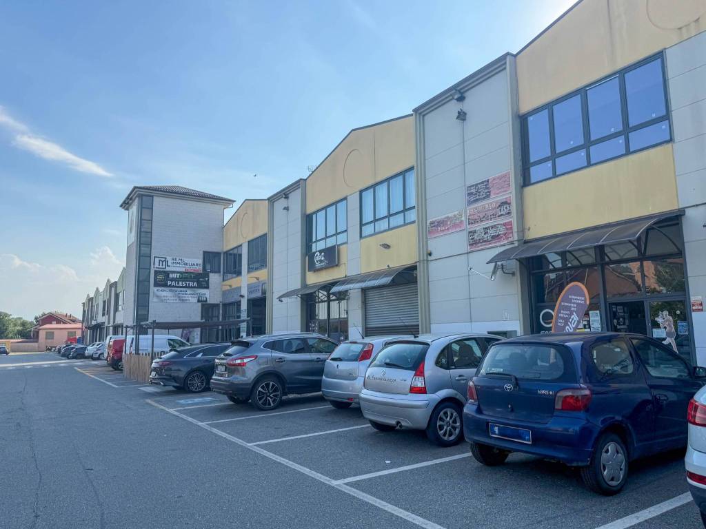 negozio in vendita a Volvera