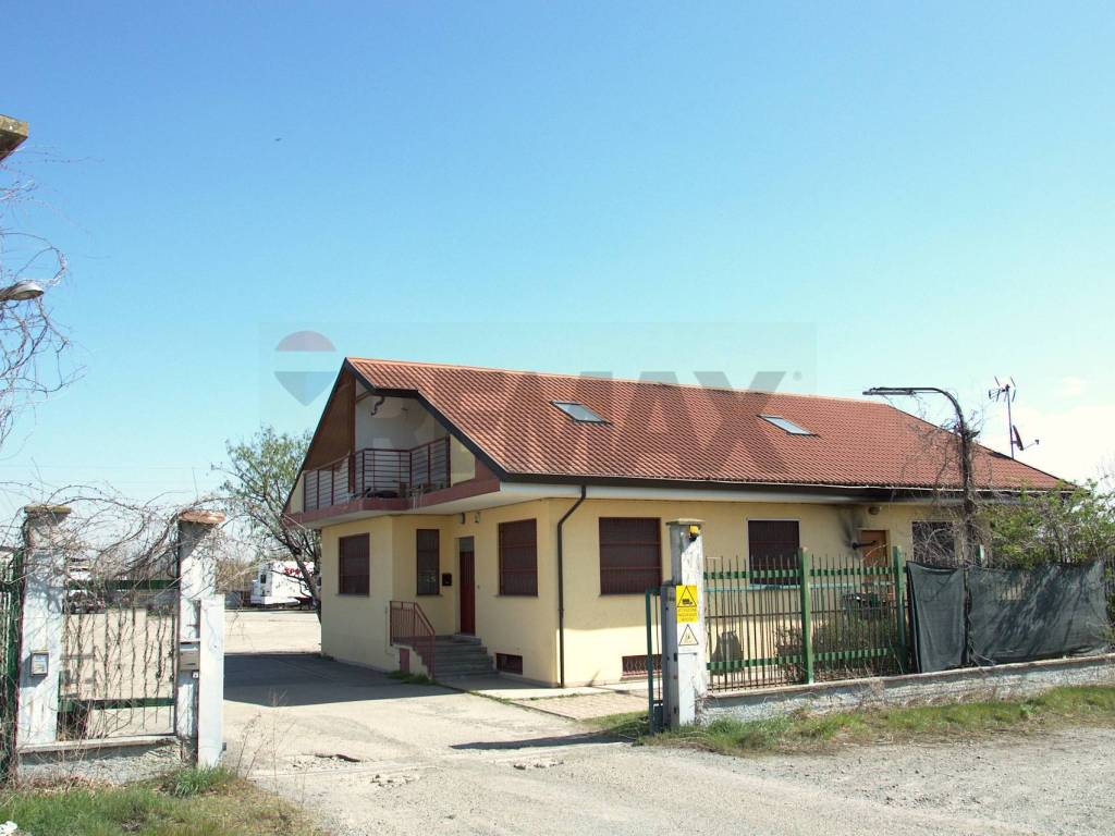 locale commerciale in vendita a Volvera