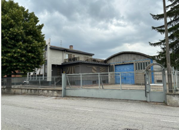 locale di sgombero in vendita a Volvera