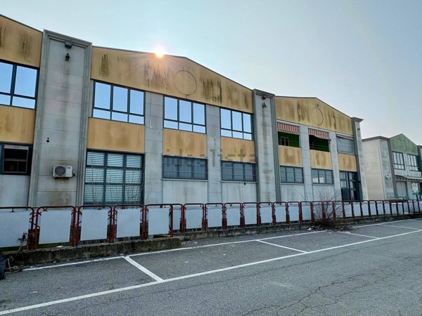 locale di sgombero in vendita a Volvera