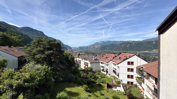 appartamento in vendita a Laives in zona Pineta