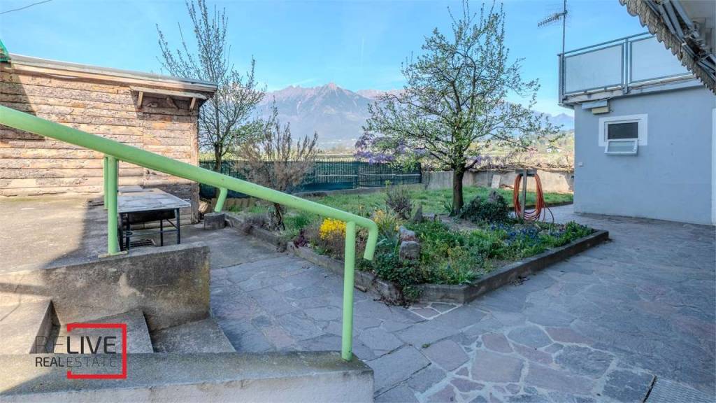 appartamento in vendita a Merano in zona Sinigo