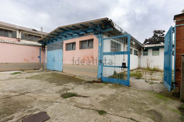 locale di sgombero in vendita a Mappano