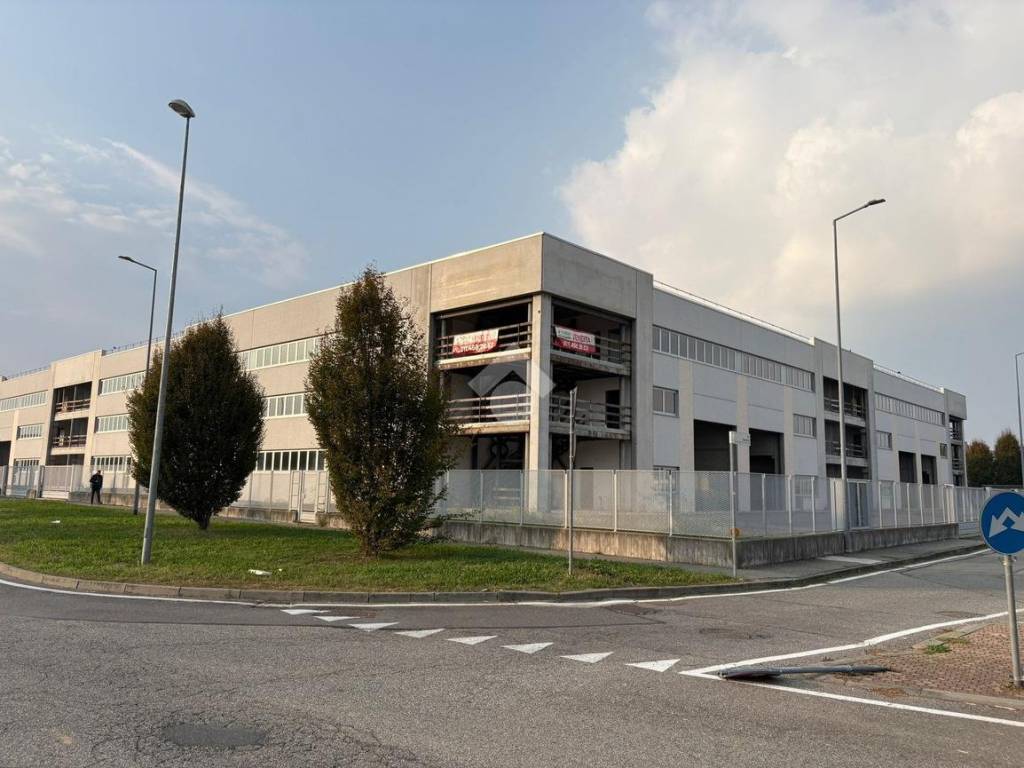 locale commerciale in vendita a Mappano