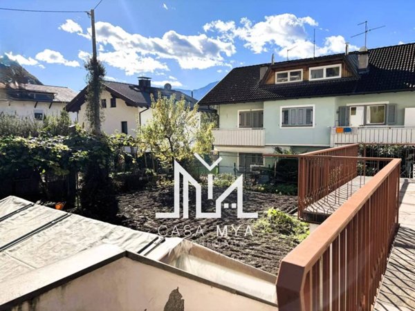 casa indipendente in vendita a Postal