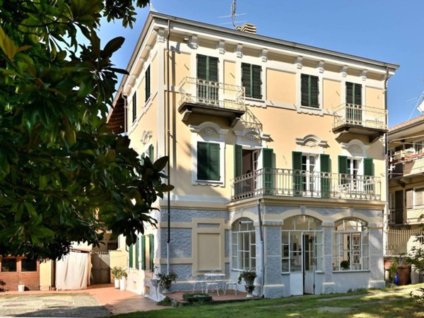 casa indipendente in vendita a Val di Chy in zona Alice Superiore