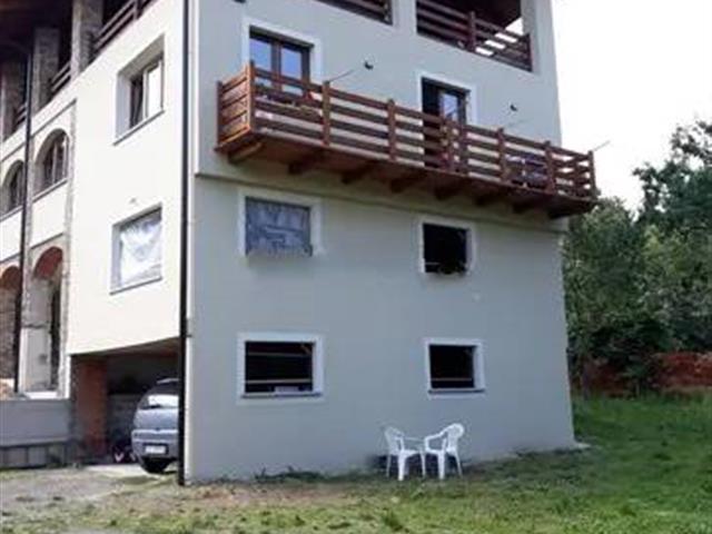 casa indipendente in vendita a Val di Chy in zona Lugnacco