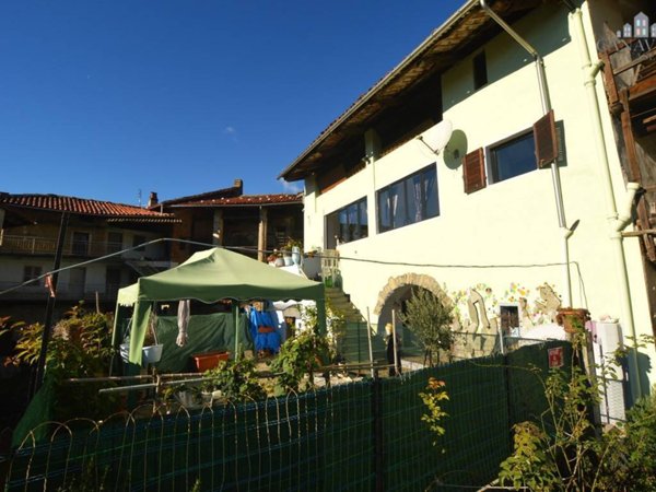 casa semindipendente in vendita a Val di Chy in zona Pecco