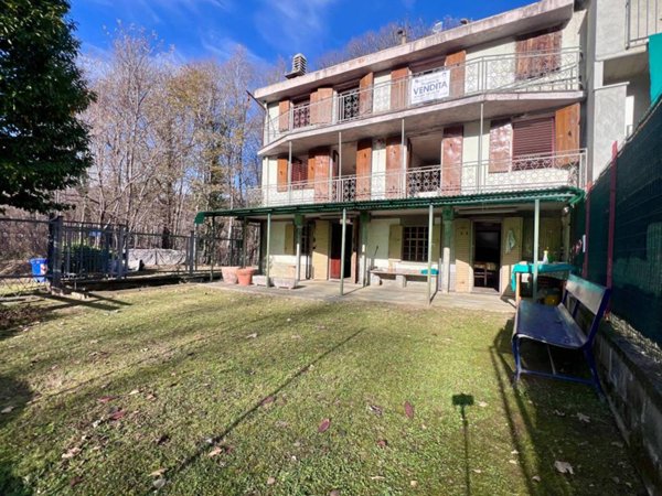 esavano in vendita a Val di Chy in zona Alice Superiore