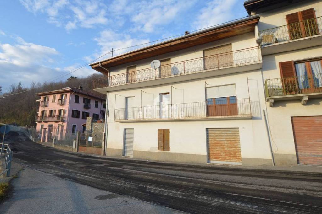 casa indipendente in vendita a Val di Chy in zona Alice Superiore